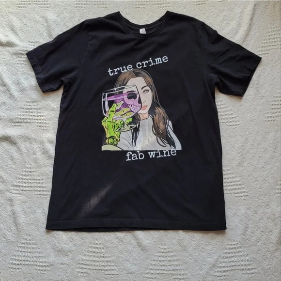 "TRUE CRIME, FAB WINE" Graphic Tshirt - Picture 2 of 8